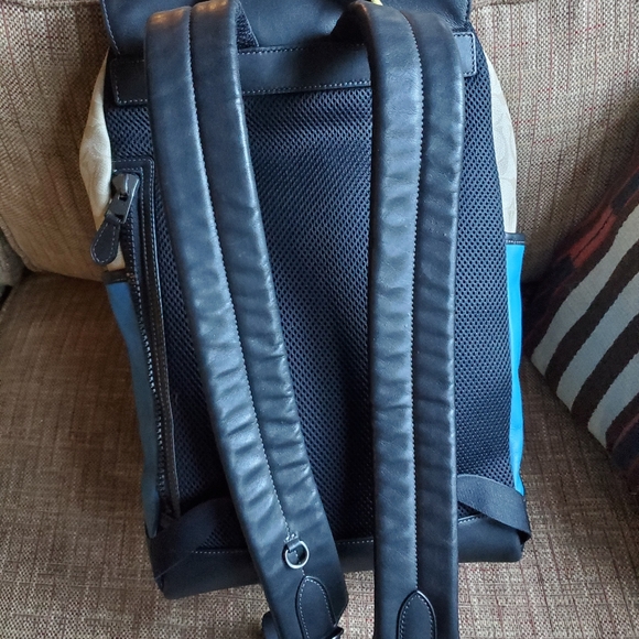 Coach MEN's Track Backpack In Color block Signature Canvas New Blue/Yellow - Picture 3 of 8